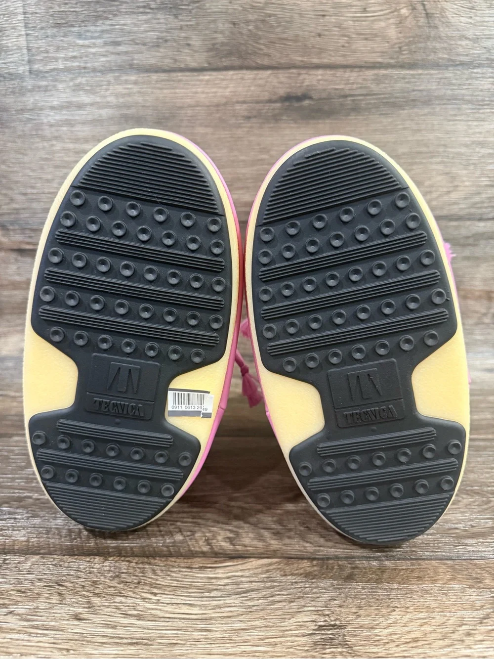 NWOB Moon Boot Pink Icon Low Nylon Size Girls US 3 - 4.5 EU 33‎ - 35